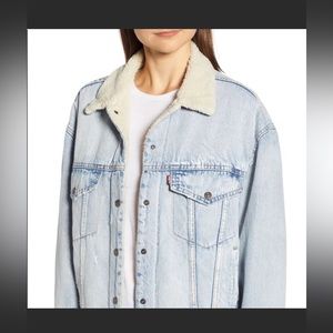 Free People Vintage Levi’s trucker denim jacket 😎